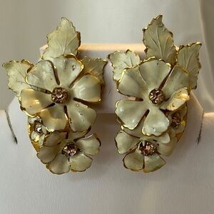 Cream and Gold Floral Cluster Earrings